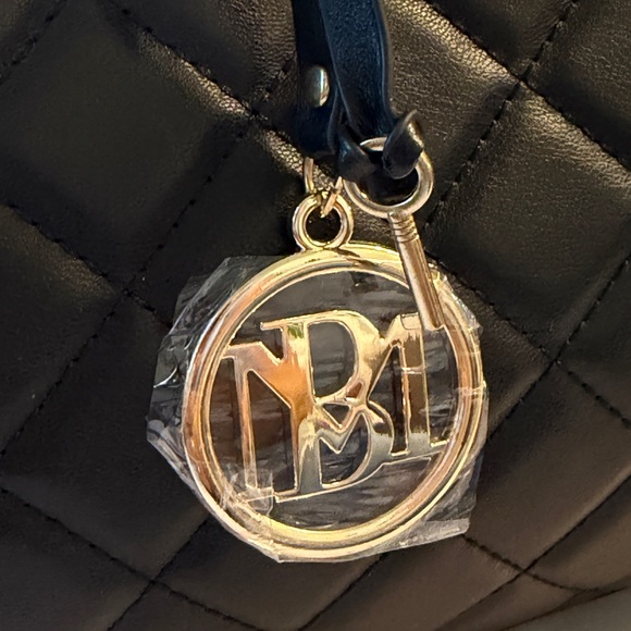 BADGLEY MISCHKA Diamond Quilted Tote With Lock and Key - Picture 4 of 13